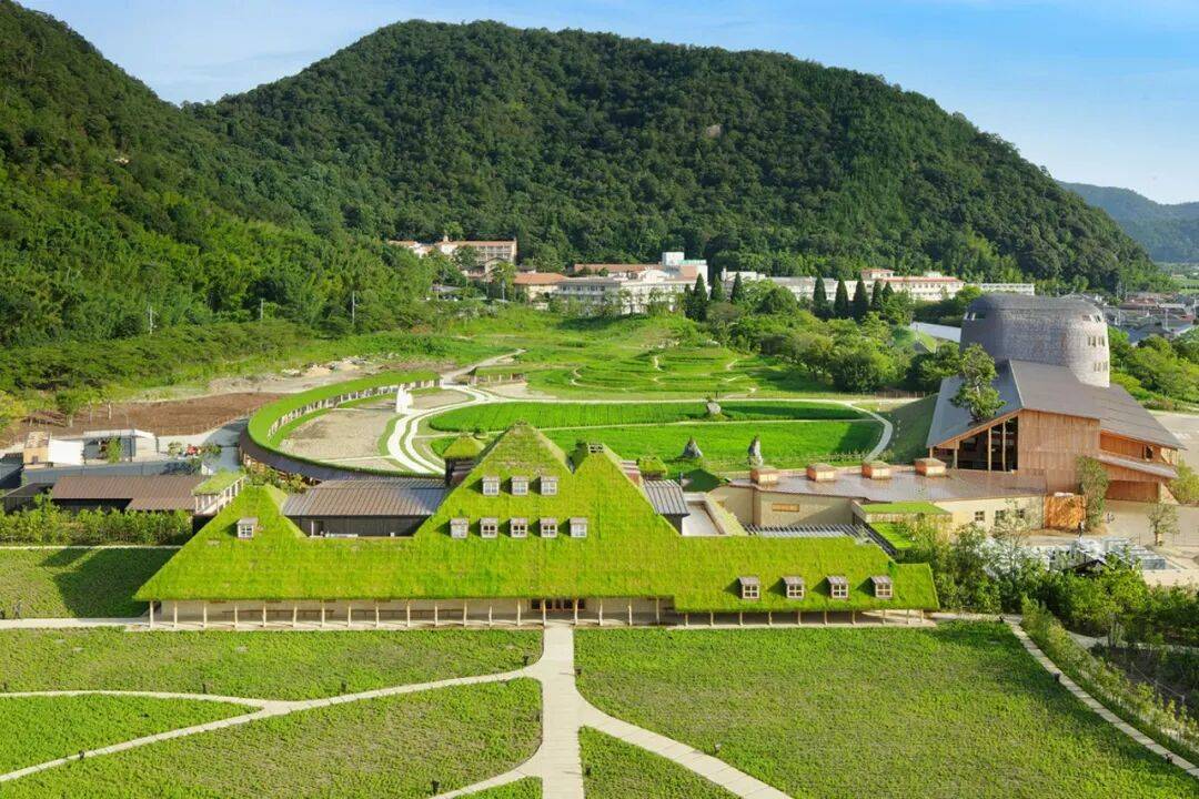 宫崎骏笔下的童话乐园日本网红文旅项目：LaCollina
